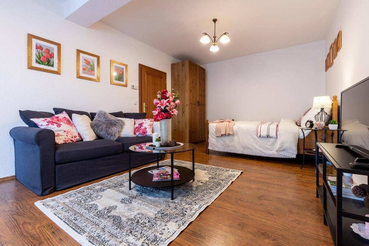 Apartman Dream V Mikulove - Jine Ubytovani Lednice Daire Dış mekan fotoğraf