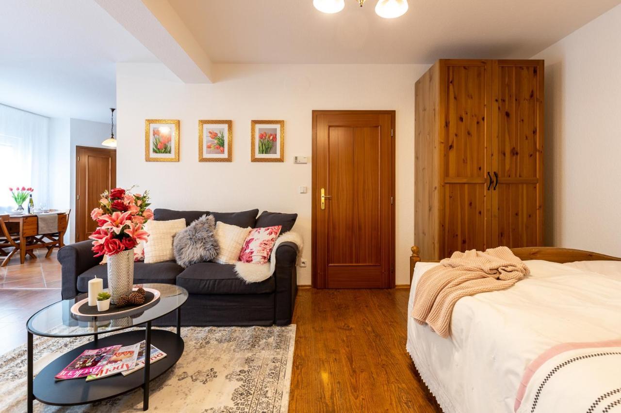 Apartman Dream V Mikulove - Jine Ubytovani Lednice Daire Dış mekan fotoğraf